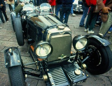 ASTON-MARTIN